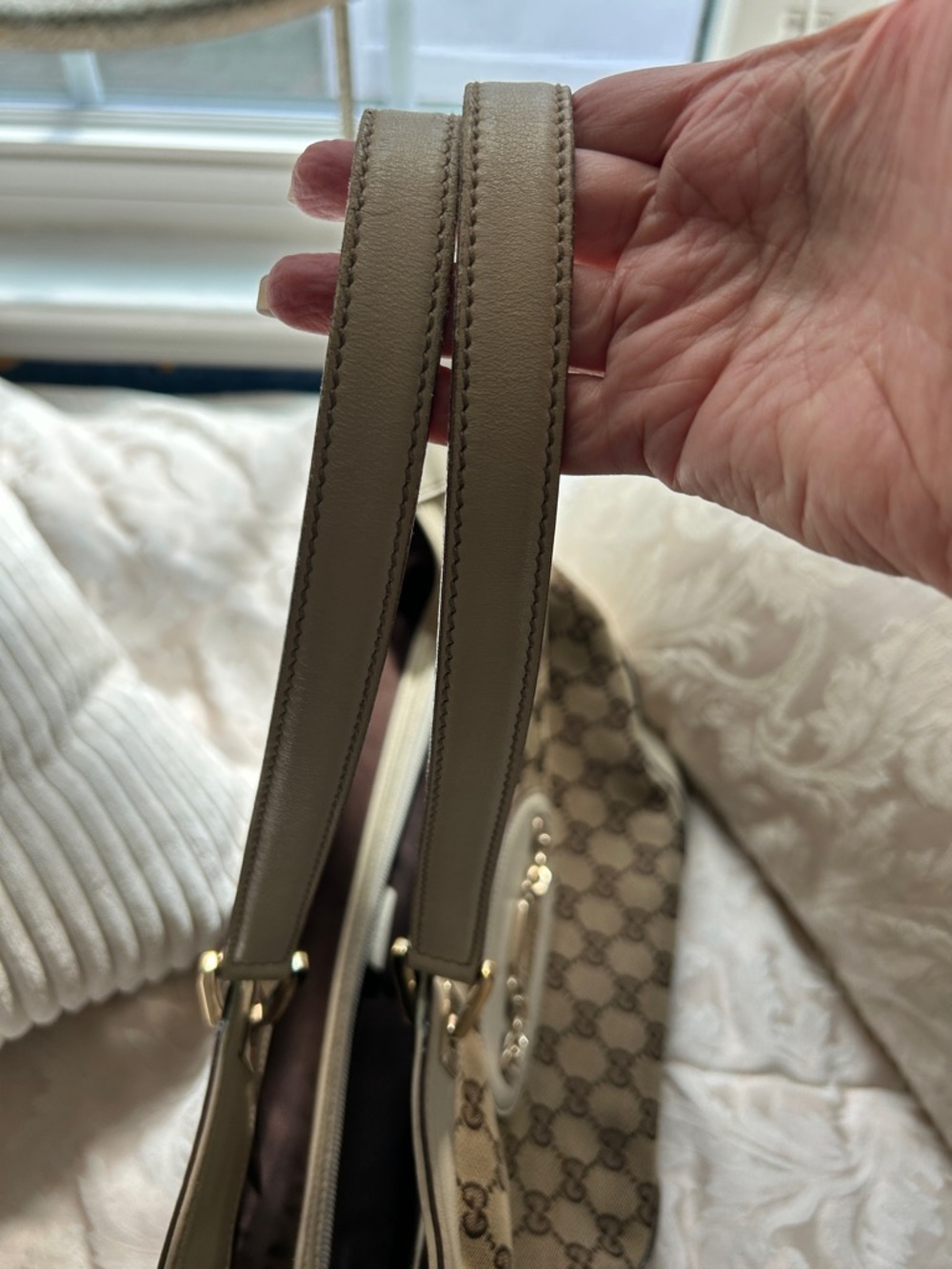 7006. Authentic Gucci Beige and Brown GG Monogram Tote with COA. - Picture 14 of 16
